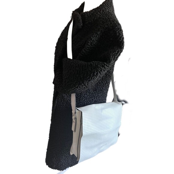 BCBG Maxazria Perforated White Leather Messenger Bag W/Pockets Adjustable Strap - Picture 2 of 12